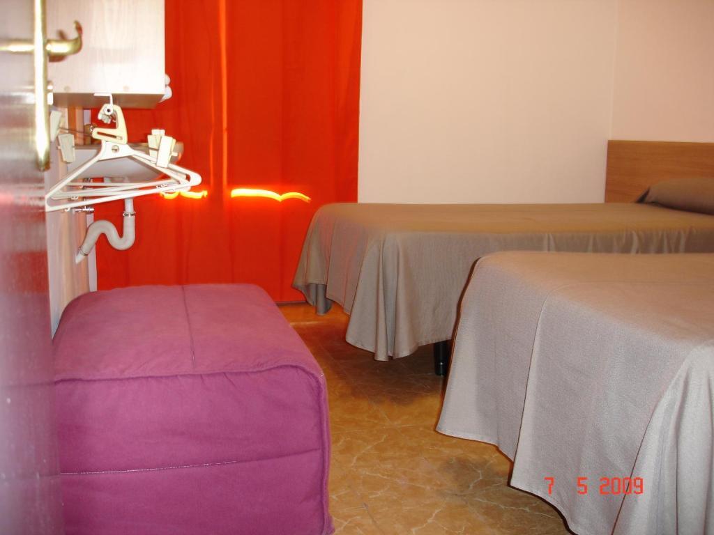 Hostal Can Blanco Sarriá de Ter 객실 사진